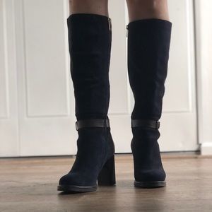 Like new! Tommy Hilfiger suede boots size 8